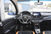 2017款宝骏310 1.5L自动时尚型