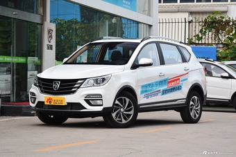 2017款宝骏560 1.5T DCT旗舰型图片