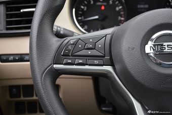 2017款奇骏2.5L自动CVT七座领先版 4WD