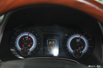 2015款荣威950 2.0T自动豪华行政版