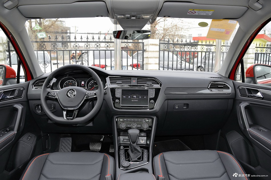 2017款途观L 2.0T 自动四驱至尊旗舰版380TSI