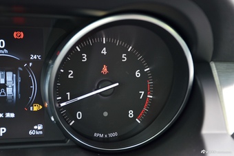 2016款揽胜极光2.0T自动PURE 风尚版