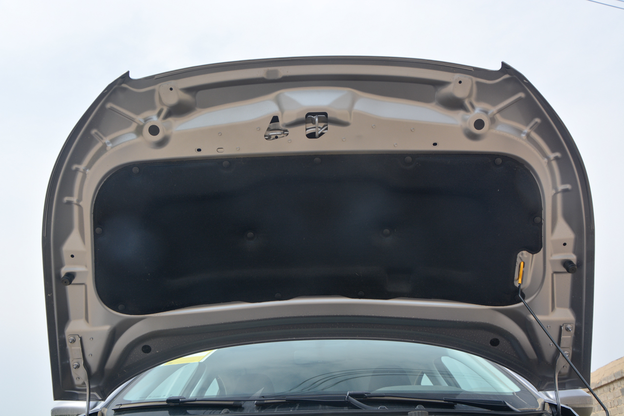 2018款标致308 1.6L手动时尚版