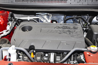 2016款哈弗H1 1.5L手动豪华型蓝标改款 爵仕红