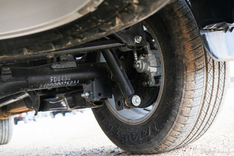 2015款揽福2.4L手动汽油两驱标准型