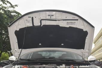 2017款思铂睿混动2.0L自动净驰版