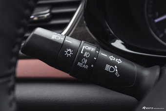 2017款传祺GS8 2.0T自动两驱尊贵版320T