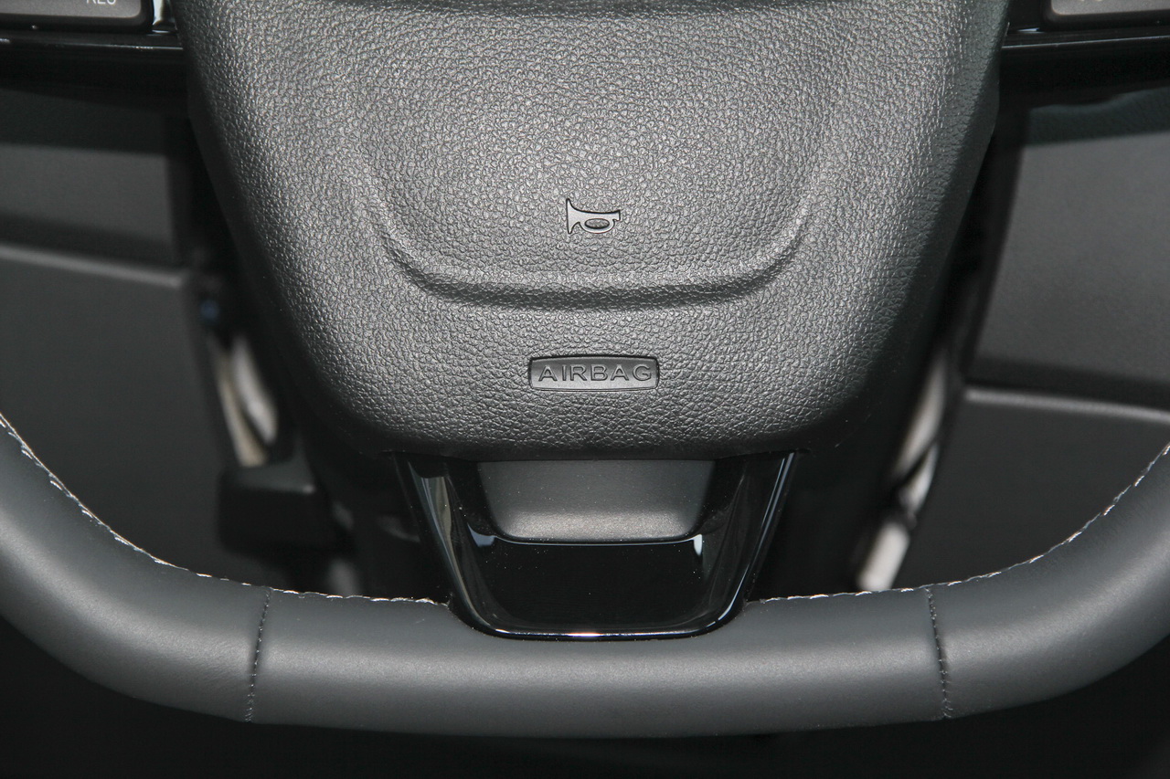 2016款观致3三厢1.6L自动致悦型