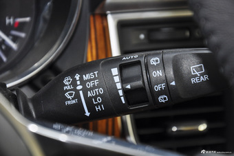 2017款众泰SR9 2.0T手动极致之心版