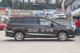 2016款艾力绅2.4L自动至尊版