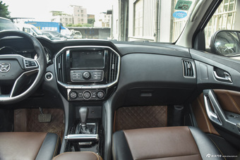 2016款驭胜S350 2.0T手动四驱汽油豪华天窗版5座