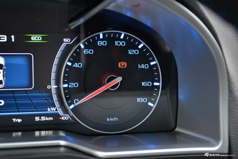 2016款吉利帝豪EV三厢精英型 白色