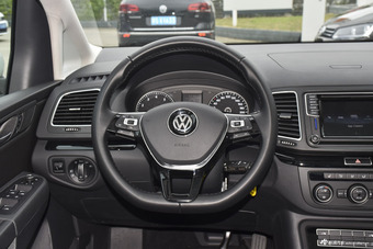 2017款夏朗2.0T自动旗舰型7座