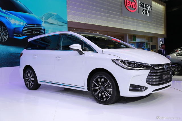 比亚迪宋MAX新能源