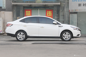 2016款锐3 1.6L手动尊享型天窗版