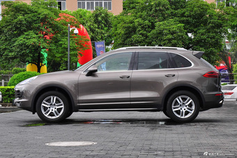 2015款 卡宴Cayenne S E-Hybrid 3.0T自动 棕色