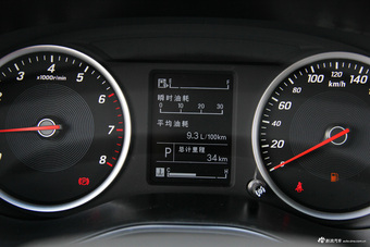 2017款宝骏560 1.5T DCT尊享型