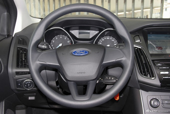 2017款福克斯两厢1.6L自动舒适型智行版