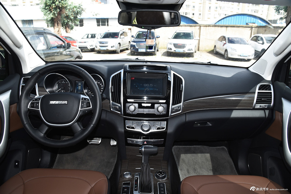 2016款哈弗H9 2.0T自动豪华型7座
