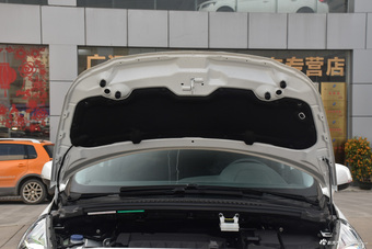 2018款标致3008 2.0L自动经典版