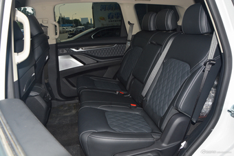 2017上汽大通D90 2.0T自动四驱北极星