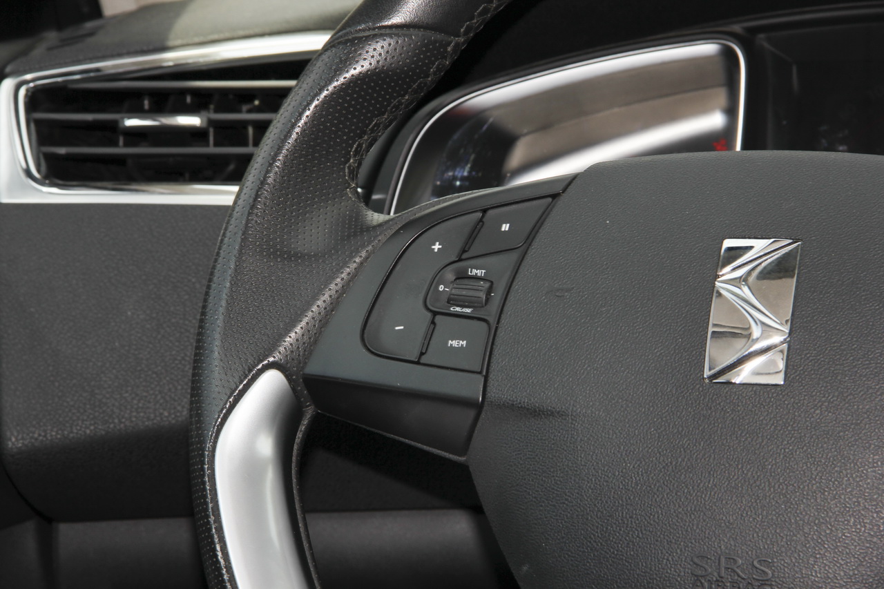 2014款DS 6 1.6T豪华版THP200