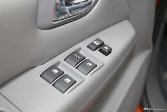 2016款黄海N1 2.8T手动柴油两驱运动版JE493ZLQ4CB