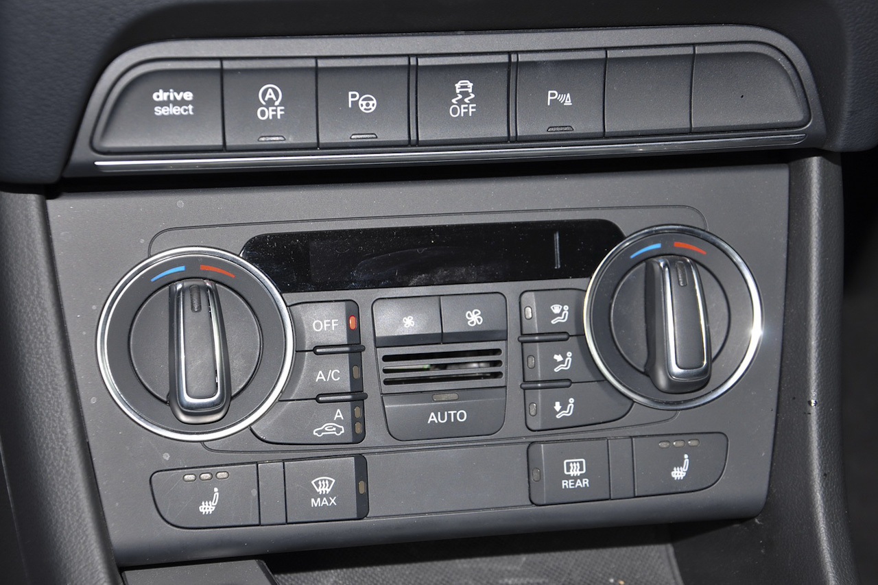 2016款奥迪Q3 2.0T自动35TFSI风尚型