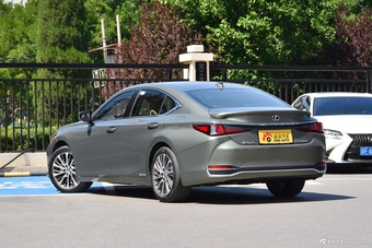 2018款雷克萨斯ES 2.5L自动300h尊享版