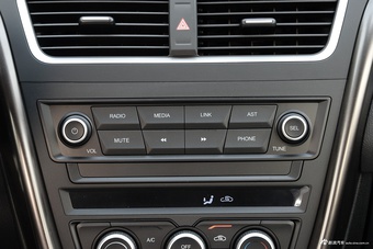 2017款奔腾X80 2.0L自动精英型