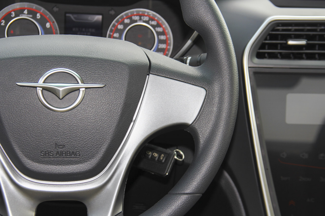 2017款海马福美来1.6L手动舒适型