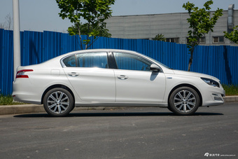 	2015款东风标致408 1.2T自动豪华版