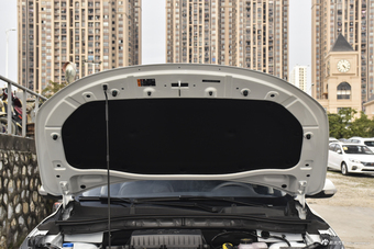 2018款荣威RX3 1.6L手动旗舰版