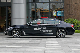 2018款宝马7系740Li 3.0T自动领先型M运动套装 