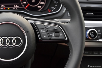 2017款奥迪A5 2.0T自动Sportback 45 TFSI quattro运动型