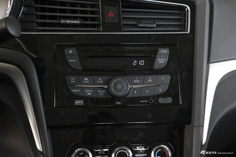 2018款启辰D60 1.6L自动舒适版
