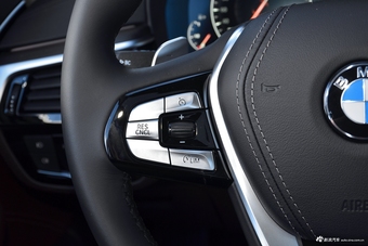 2019款宝马5系2.0T自动530Li 尊享型豪华套装