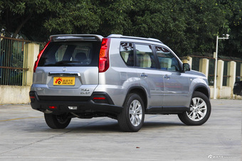 2016款风度MX6 2.0L自动两驱梦想版 沙滩银