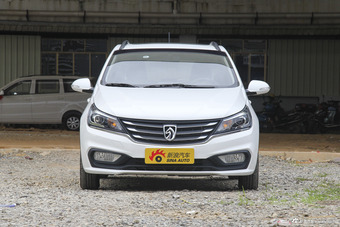 2017款宝骏310 1.5L自动豪华型