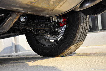 2016款众泰T600 2.0T自动尊贵型运动版