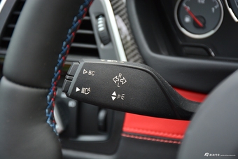 2017款宝马M4自动敞篷轿跑车