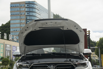 2018款奔腾X40网红版 1.6L自动豪华型