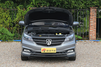 2017款宝骏730 1.5T手动豪华型7座