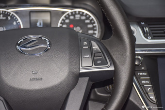 2015款陆风X7 2.0T自动全景尊享版