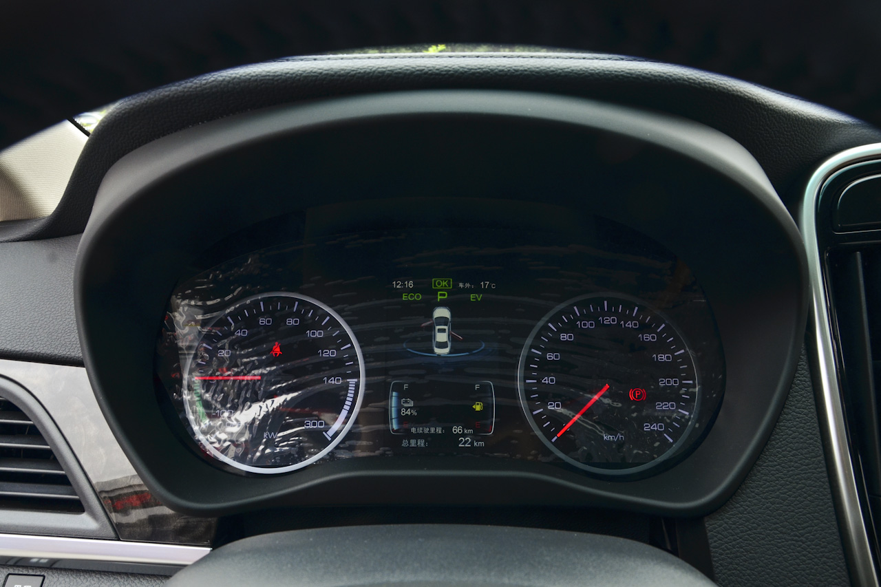 2017款比亚迪秦100 1.5T