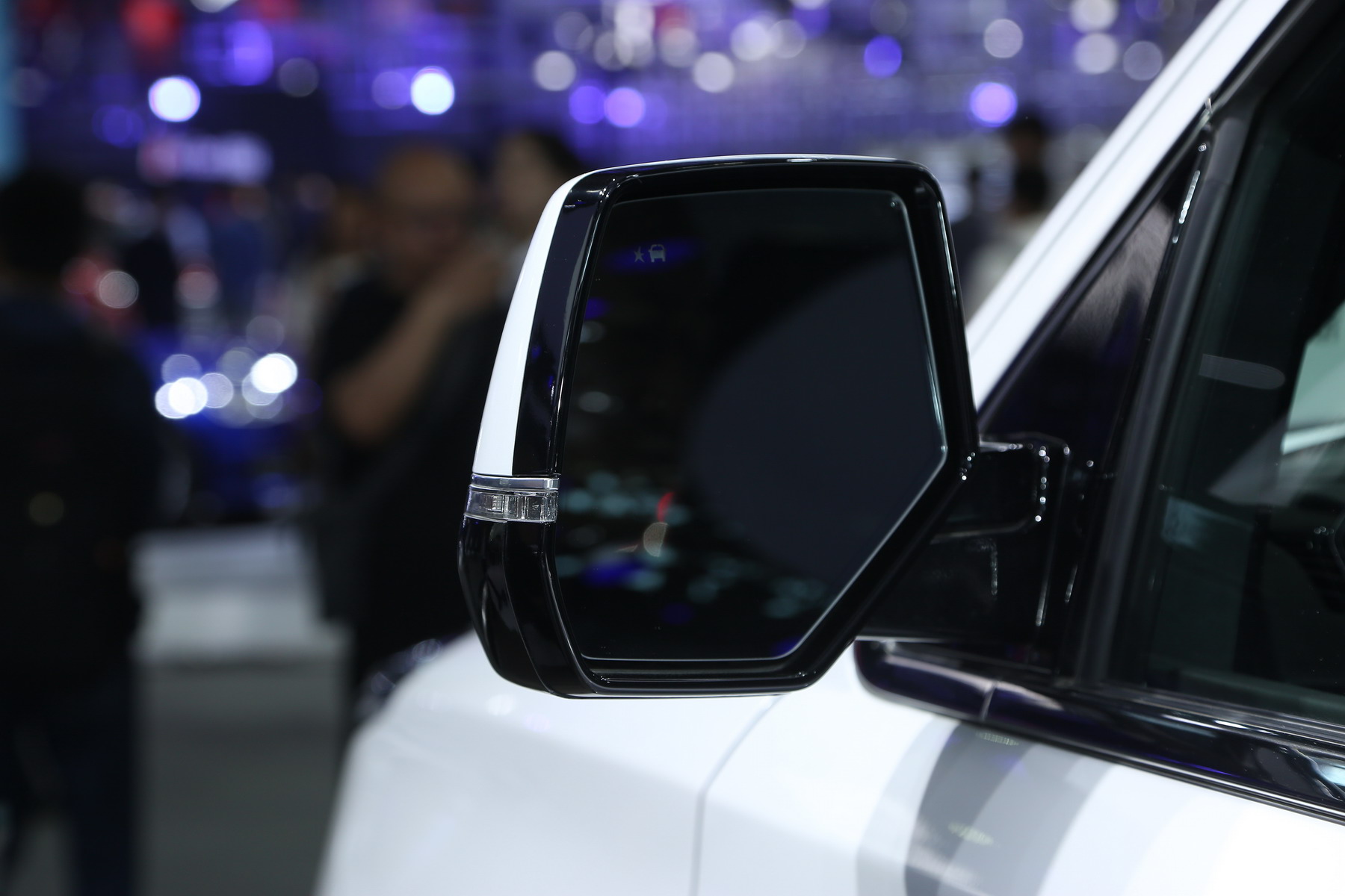 凯雷德 ESV 铂金版