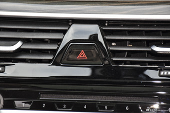 2018款宝马5系改款2.0T自动530Li尊享型豪华套装