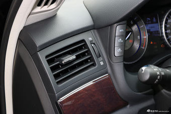 2017款英菲尼迪Q70L 2.5L自动豪华版