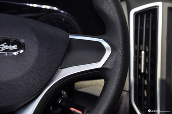 2017款众泰Z360 1.5L手动豪华型