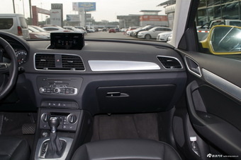 2016款奥迪Q3 1.4T自动30TFSI风尚型